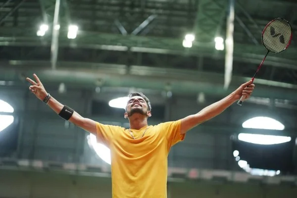 badminton player celebrating victory